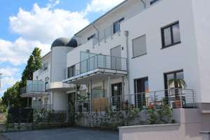 Repräsentative 2 Zimmer Penthousewohnung mit großer Dachterrasse und herrlichem Ausblick! – Die vollständige Adresse der Immobilie erhältst du vom Anbieter., 53175 Hochkreuz, Bonn – Vorschaubild 2