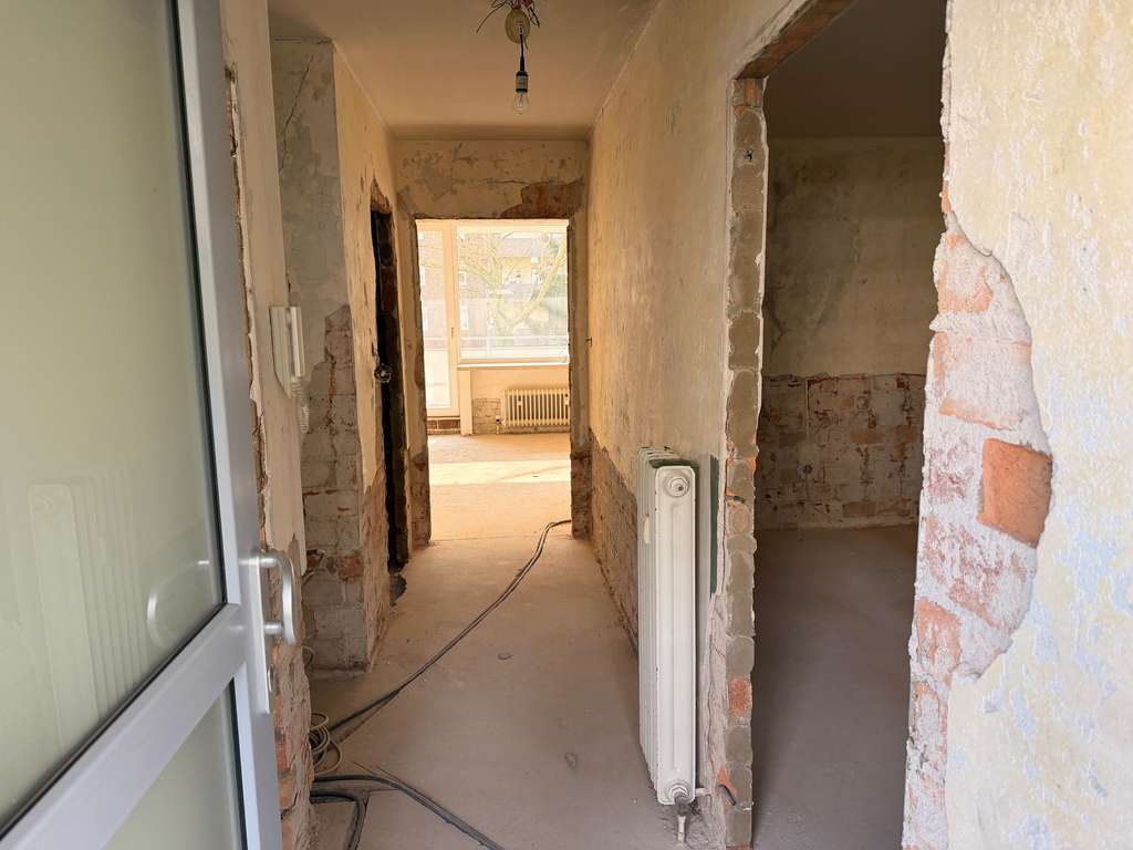 Immobilie in Bonn - Entkernte 2-Zimmer Wohnung zur Neu-Gestaltung - Bild 4