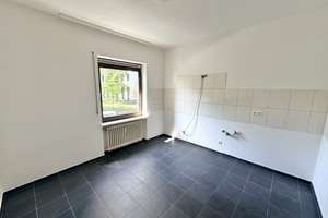 Ideal für Familien – geräumige 4-Zimmer-Wohnung mit Balkon in Pasing – Atterseestraße 00, 81241 Am Westbad, München – Vorschaubild 3