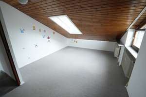 Hell und gemütlich im DG, mit Südbalkon, Einbauküche und Garage! – Die vollständige Adresse der Immobilie erhältst du vom Anbieter., 76199 Rüppurr, Karlsruhe – Vorschaubild 9