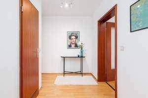 Lichtdurchflutete 2-Zimmer-Wohnung mit Südbalkon, traumhaftem Blick ins Grüne, Aufzug und Tiefgarage – Stiftsbogen 81 a, 81375 Neuhadern, München – Vorschaubild 11