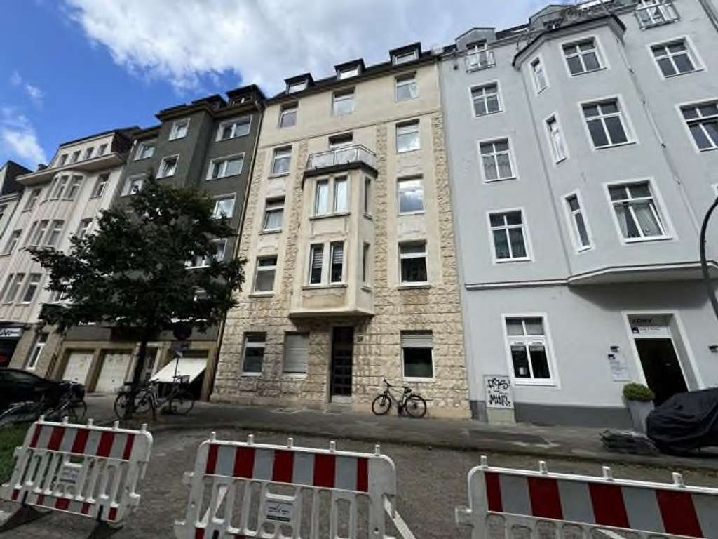 Gepflegtes Mehrfamilienhaus mit 11 Wohneinheiten in zentraler Lage von Düsseldorf (Nähe Medienhafen)