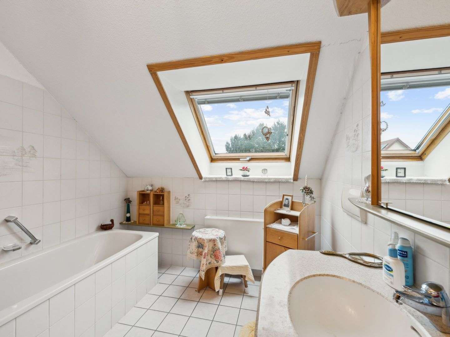 Immobilie in Bad Belzig - Großzügiges Zweifamilienhaus mit 8 Zimmern, Gartenidylle und Vollkeller in Bad Belzig - Bild 2