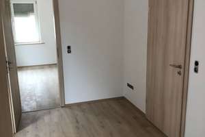 Schöne 3-ZKB im 1. Obergeschoss mit Balkon in Augsburg mit EBK – Eberlestr. 41, 86157 Pfersee-Nord, Augsburg – Vorschaubild 6