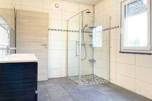Ruhiges EFH in Top-Wohnlage, KfW 70, 145 qm, 4 SZ, 2 Bäder, Keller, Wintergarten, Wärmepumpe, Garten – Rhein-Erft-Kreis – Vorschaubild 33