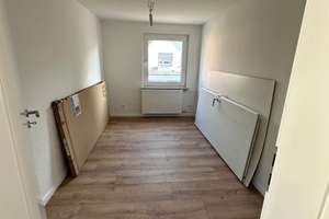 Frisch sanierte 4,5 - Zimmer Maisonette Wohnung in 2-Familienhaus in zentraler Lage mit EBK – 55246 Mainz-Kostheim, Wiesbaden – Vorschaubild 16
