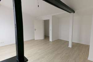 Stilvolle ruhige 3-Zi-Dachgeschosswohnung – eigene Etage, Dachbalken & Gartenmitnutzung – Die vollständige Adresse der Immobilie erhältst du vom Anbieter., 24114 Südfriedhof, Kiel – Vorschaubild 3