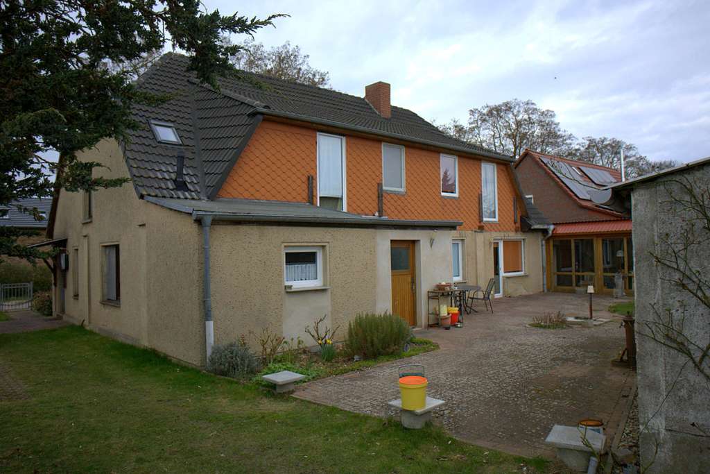 Immobilie in Domsühl - Sehr geräumiges  saniertes Wohnhaus +  2 Einliegerwohnungen - Bild 3
