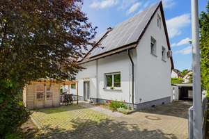 Charmantes Einfamilienhaus mit großem Garten in KA-Daxlanden