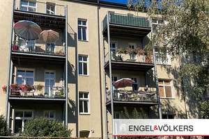 Altbau-Charme in Magdeburg-Stadtfeld Ost: Stilvolle 3-Zimmer-Wohnung mit Balkon