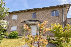 NEUWERTIG! Großes Einfamilienhaus mit fertiger Außenanlage und Garage - direkt bezugsfrei! – Die vollständige Adresse der Immobilie erhältst du vom Anbieter., 53783 Eitorf – Vorschaubild 60