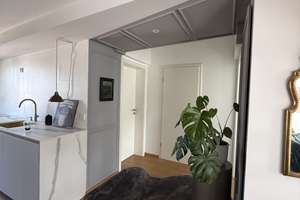 3 Zimmer mit XXL Dachterrasse und Balkon mit Blick auf Senkelbach – Heinrich-von-Buz Str. 0, 86153 Rechts der Wertach, Augsburg – Vorschaubild 2