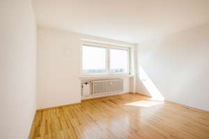 Moderne 2,5-Zimmer-Wohnung mit EBK und tollem Ausblick am Oberhauser Bahnhof