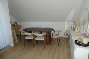 Charmante Dachgeschosswohnung mit traumhafter Dachterrasse, Parkblick und Tiefgaragenstellplatz – Die vollständige Adresse der Immobilie erhältst du vom Anbieter., 42651 Solingen-Mitte, Solingen – Vorschaubild 2