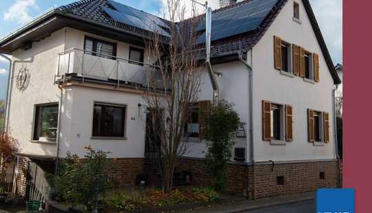 Bild von Wohnglück mit besonderem Flair: Modernisiertes, großes EFH am Feldrand. Käuferprovisionsfrei!