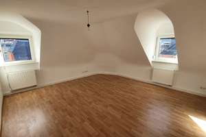 Top Lage, Stuttgart Süd (Karlshöhe) schöne 3-Zimmer DG Wohnung – Die vollständige Adresse der Immobilie erhältst du vom Anbieter., 70178 Karlshöhe, Stuttgart – Vorschaubild 3