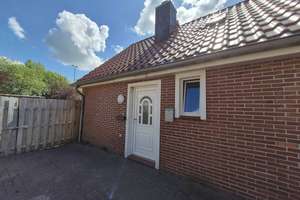 ***Modernisierte Doppelhaushälfte in ruhiger Lage in Rechtsupweg***PROVISIONSFREI – Die vollständige Adresse der Immobilie erhältst du vom Anbieter., 26529 Rechtsupweg – Vorschaubild 1