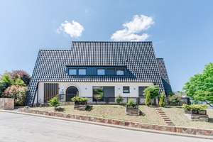 2 Wohnungen im Luxus Anwesen mit Pool in Essen Kettwig