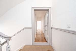 Bezugsfreie 2-Zimmer-Altbauwohnung mit Balkon in Berlin-Moabit - Nahe Spree & Ringbahn – Beusselstraße 4, 10553 Moabit, Berlin – Vorschaubild 1