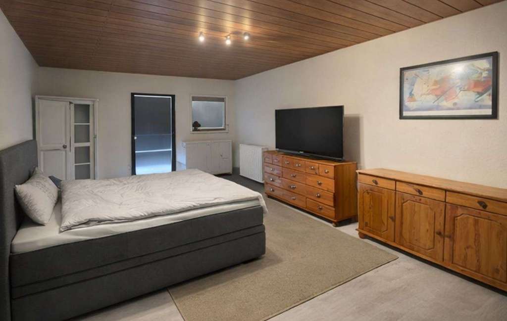 Immobilie in Euskirchen - Mehrfamilienhaus mit großem Garten in Euskirchen – ideal als Kapitalanlage oder für Eigennutzer - Bild 4