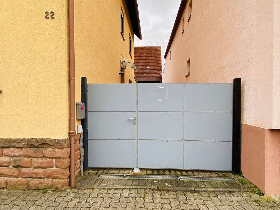 Hofeinfahrt