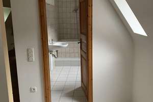 Jugendstil Dachgeschosswohnung mit vier (4,5) Zimmern, 3 Zinnentürmchen, Terasse & Einbauküche in MG – Die vollständige Adresse der Immobilie erhältst du vom Anbieter., 41068 Venn, Mönchengladbach – Vorschaubild 13