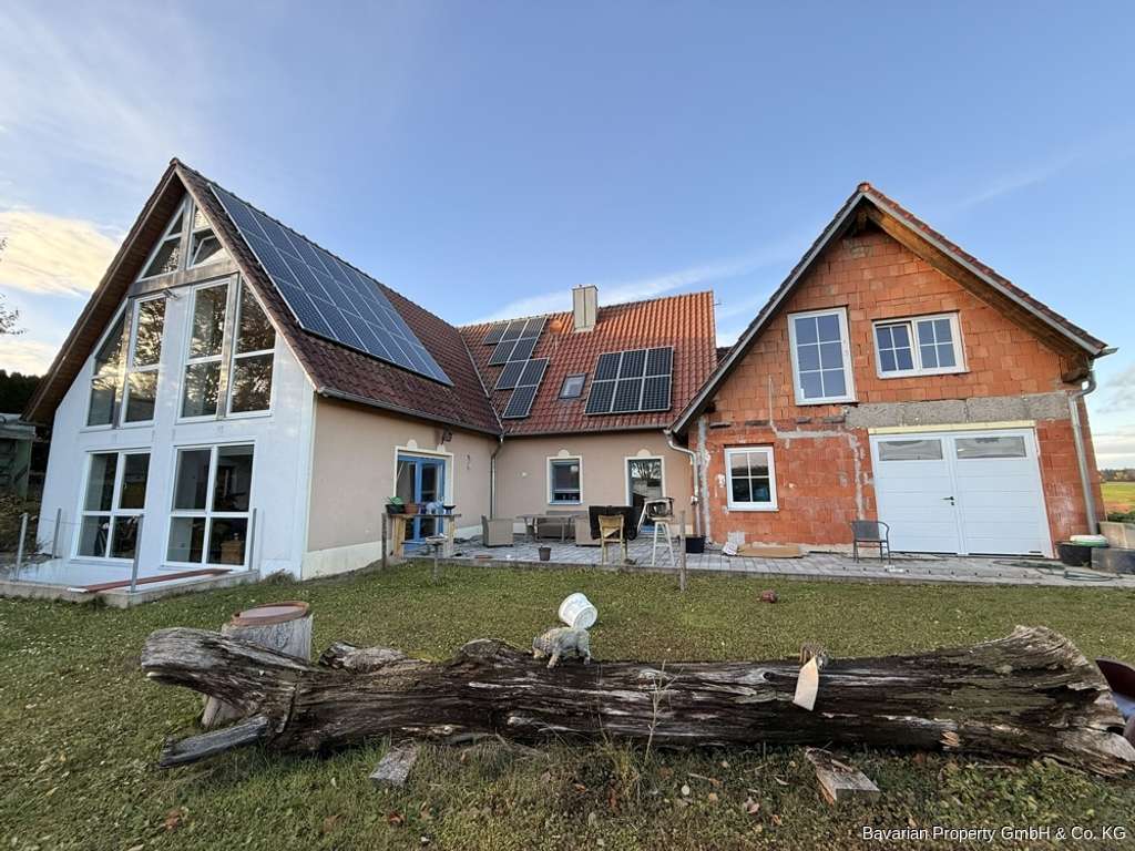 Immobilie in Schierling - Viel Platz für die Familie: Einfamilienhaus auf ca. 1.000 m² Grundstück - Bild 1