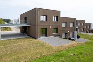 Wohnen am Stumpenhof! Moderne DHH mit großzügigem Grundstück, PV-Anlage und Luft-Wärme-Pumpe! – Die vollständige Adresse der Immobilie erhältst du vom Anbieter., 73207 Plochingen – Vorschaubild 1