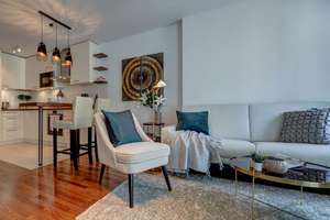 Alt-Schwabing: Hochwertige 2-Zimmer Wohnung mit Balkon und Wintergarten – Die vollständige Adresse der Immobilie erhältst du vom Anbieter., 80802 Münchner Freiheit, München – Vorschaubild 2