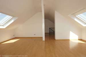 Schöne Dachgeschoss-Maisonettewohnung in ruhiger Lage
