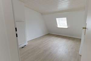 Stilvolle ruhige 3-Zi-Dachgeschosswohnung – eigene Etage, Dachbalken & Gartenmitnutzung – Die vollständige Adresse der Immobilie erhältst du vom Anbieter., 24114 Südfriedhof, Kiel – Vorschaubild 11