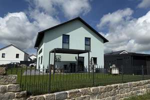 Attraktives Einfamilienhaus mit traumhaften Blick in die Natur – Die vollständige Adresse der Immobilie erhältst du vom Anbieter., 74564 Crailsheim – Vorschaubild 1