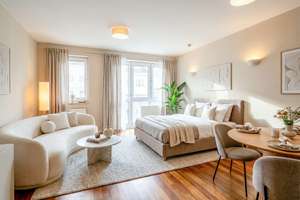 Studio-Apartment mit Balkon, Lift und Concierge in erstklassiger Lage im Herzen von Mitte