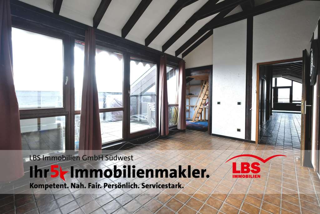 Immobilie in Rheinstetten - Großzügige 4-Zimmer-DG-Wohnung mit Kamin, Klima & TG-Stellplatz - Bild 3