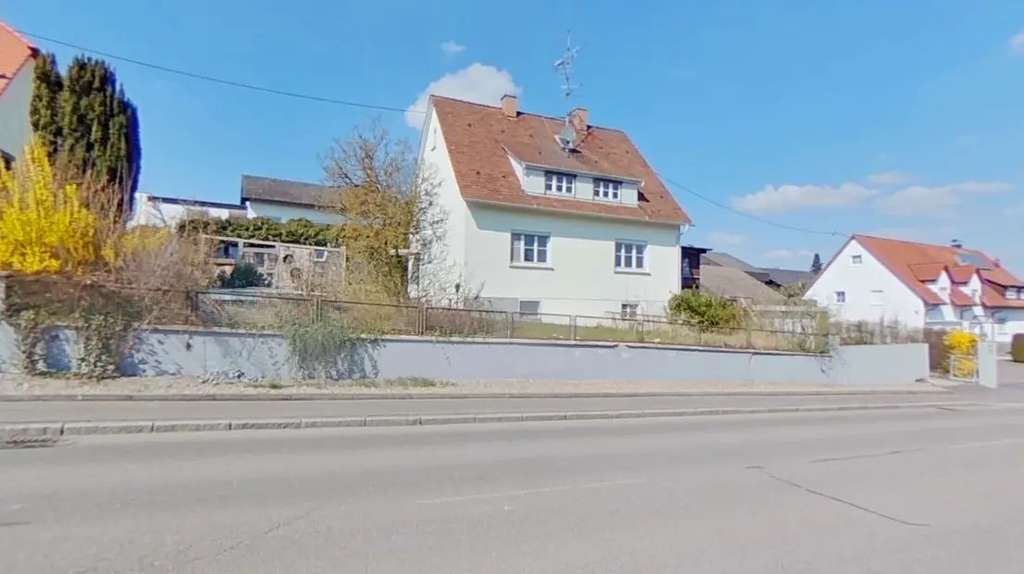 Immobilie in Blaustein - Ein-/Zweifamilienhaus mit Garage in Blaustein, 6 Zimmer, 148 m² Wfl. - Bild 2
