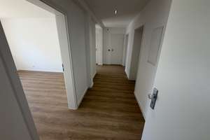 Erstbezug nach Kernsanierung: Barrierefreie 4-Zi.-Wohnung mit Balkon & Aufzug in KA-Knielingen – Josef-Schofer-Straße 7, 76187 Nordweststadt, Karlsruhe – Vorschaubild 2