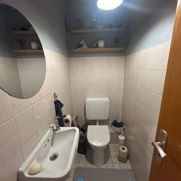 *** Attraktives u. solides Mehrfamilienhaus - mit Garagen - Aachener Innenstadt ***