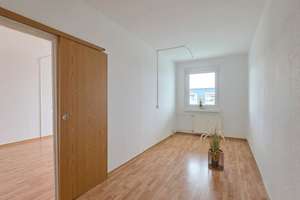 Sonnige Wohnung mit großem Balkon lädt zum Entspannen ein. – Scharnhorstring 14, 39130 Neu Olvenstedt, Magdeburg – Vorschaubild 8