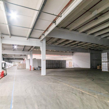 Hallenflächen mit LED Beleuchtung | viele Rampentore | AK Kaiserberg | PROVISIONSFREI