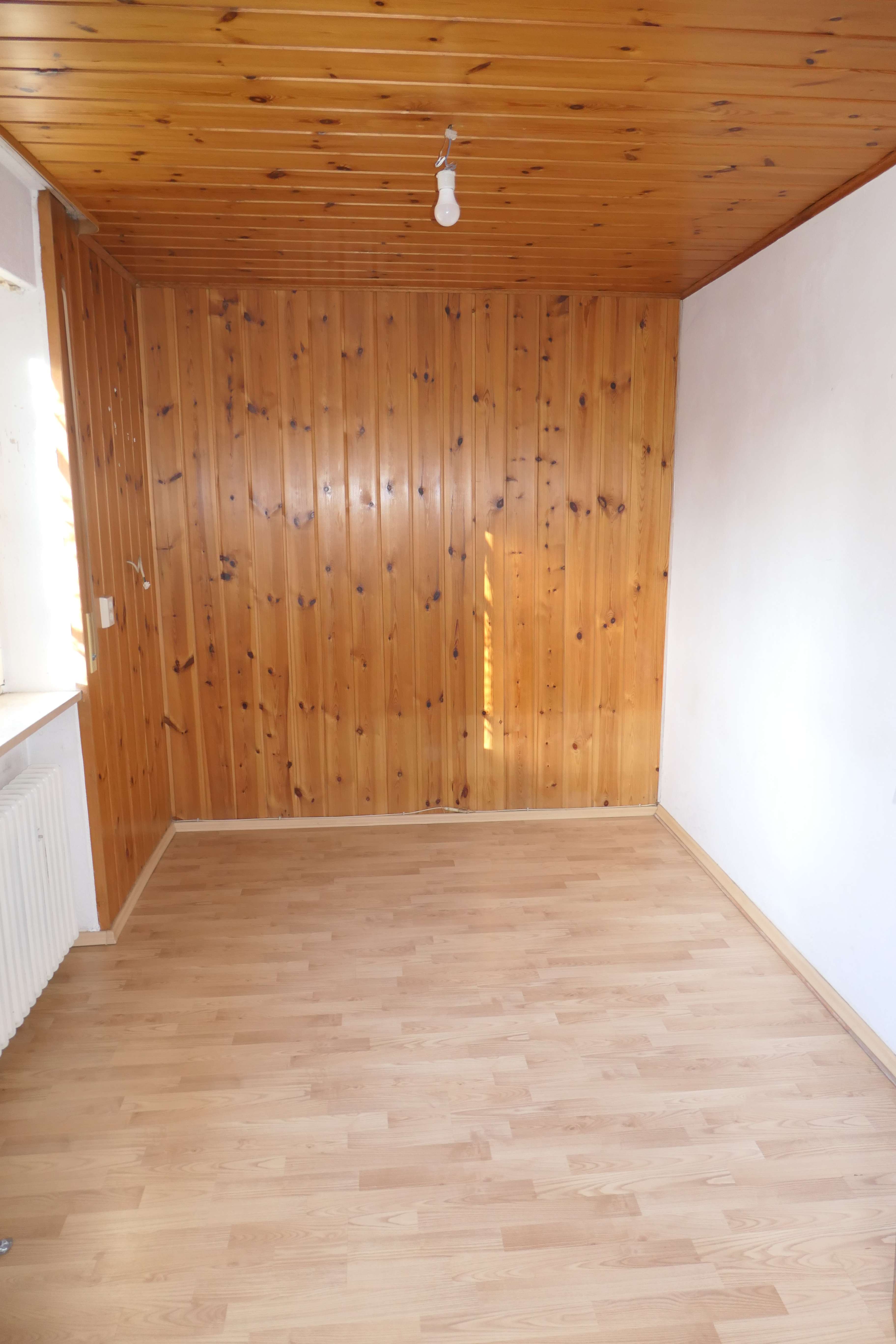 Immobilie in Mainburg - Top Lage! Nähe Salvatorberg! Renovierungsbedürftiges Wohnhaus mit 2 Wohneinheiten und Garagen - Bild 2