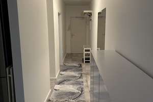     Hochwertig modernisierte 2,5-Zimmer-Wohnung mit EBK, Fahrstuhl, Balkon & Blick ins Grüne – Wilseder-Berg-Straße 7, 28329 Gartenstadt Vahr, Bremen – Vorschaubild 2