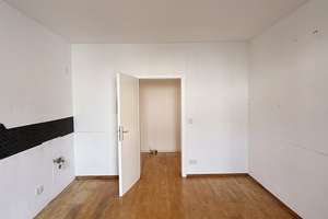 Lichtdurchflutete 4-Zimmer-Wohnung mit großer Dachterrasse in begehrter Lage direkt am D-Marktplatz! – 40213 Altstadt, Düsseldorf – Vorschaubild 4