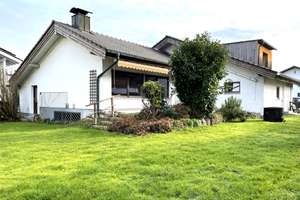 Attraktives Einfamilienhaus mit großem Garten in TOP-Lage! – Die vollständige Adresse der Immobilie erhältst du vom Anbieter., 83022 Ost, Rosenheim – Vorschaubild 1