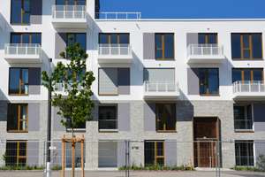Hochwerige 2-Zimmer-Wohnung mit Einbauküche, Loggia und Tiefgaragenstellplatz in München-Obermenzing – Hermine-von-Parish-Straße xx, 81245 Neupasing, München – Vorschaubild 1