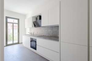 Erstbezug nach Kernsanierung - Charmante 2-Raum Wohnung mit EBK & Balkon - WE11