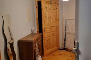 2 - Raum incl. Einbauküche, Echtholzdielung – Adam-Kuckhoff-Str 11, 6108 Nördliche Innenstadt, Halle (Saale) – Vorschaubild 7