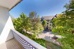 Lichterfüllte Altbauwohnung mit Balkon – Albrechtstr. 5, 9130 Chemnitz – Vorschaubild 1