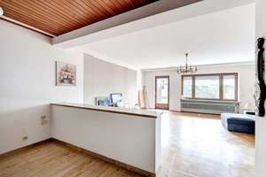 Doppelhaushälfte mit Südgarten und Ausbaupotenzial – Die vollständige Adresse der Immobilie erhältst du vom Anbieter., 81369 Mittersendling, München – Vorschaubild 3