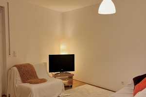 Modernisierte 1-Raum-Wohnung mit Balkon und Einbauküche in Frankfurt