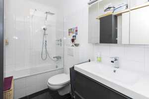 Geschmackvolle 3-Zimmer-Erdgeschosswohnung mit Balkon und Einbauküche in München Forstenried – Herterichstr. 163A, 81476 München – Vorschaubild 4